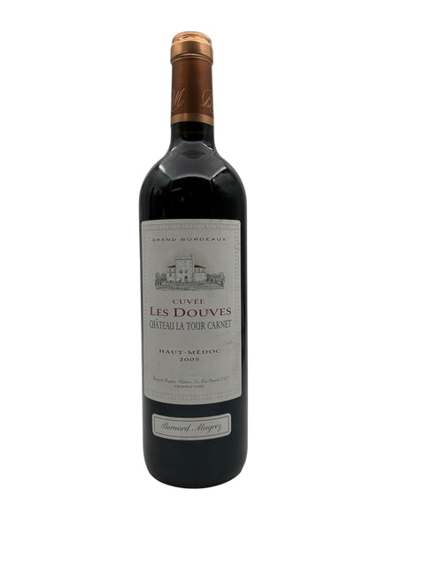 Flasche Les Douves 2005 von Château La Tour Carnet