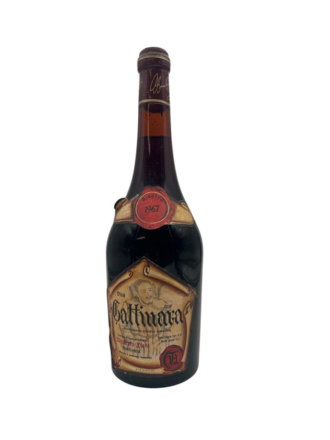 Eine Flasche Gattinara Umberto Fiore 1967 Rotwein mit historischem Flair