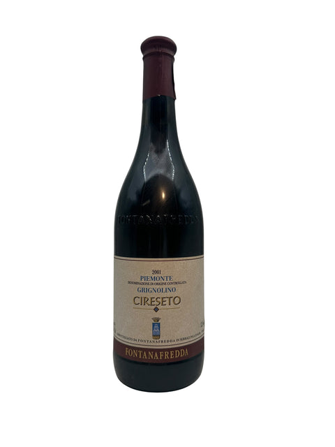 Flaske af Cireseto Fontanafredda 2001 rødvin fra Piemonte
