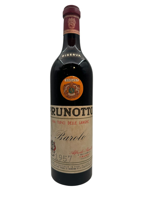 Flaske af Barolo Prunotto 1987 med etiket