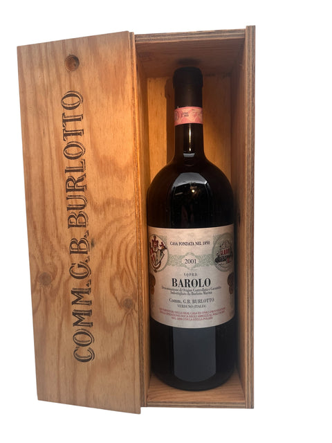 Barolo 2001 von Comm G B Burlotto in einer Holzkiste